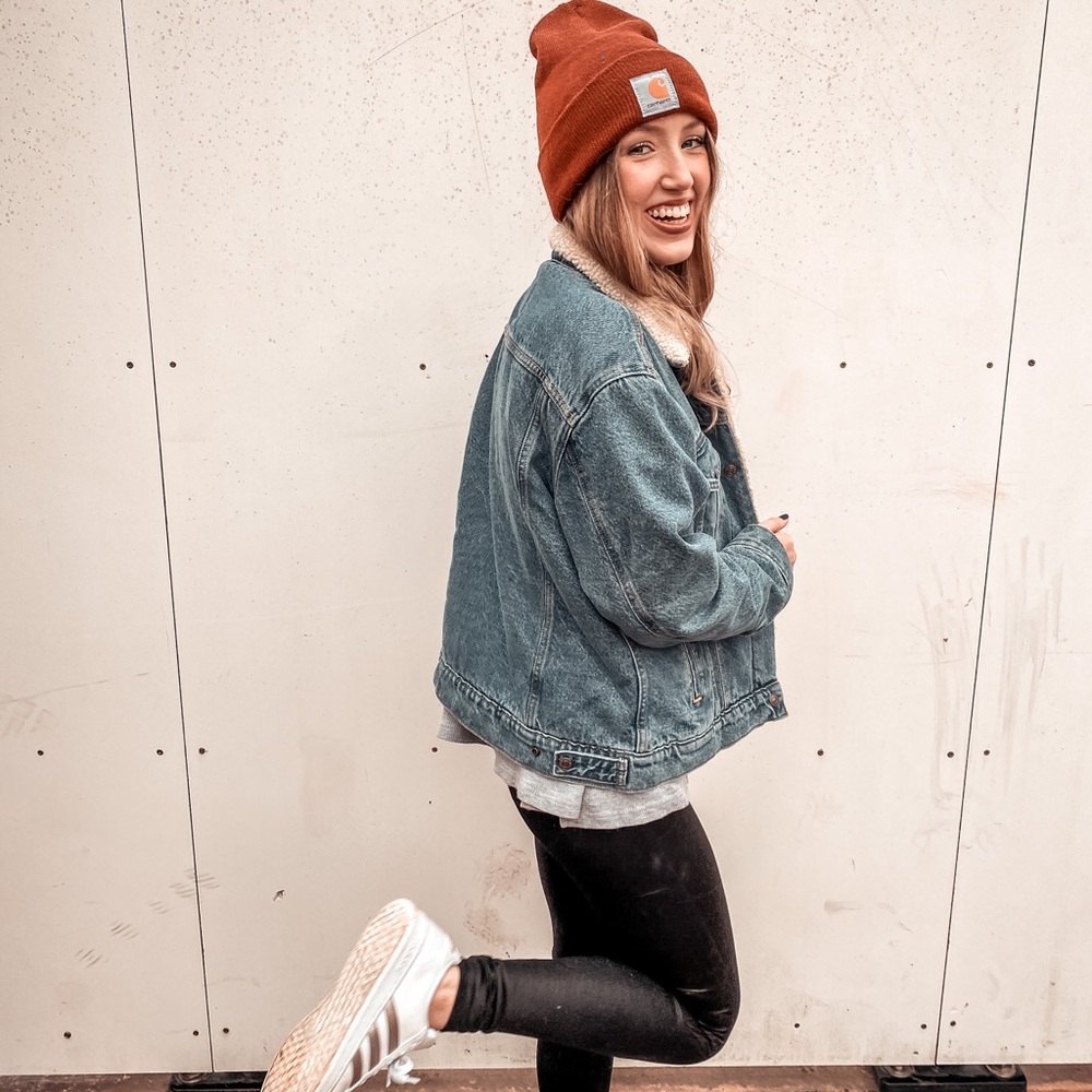 Meet your Posher, Allyssa